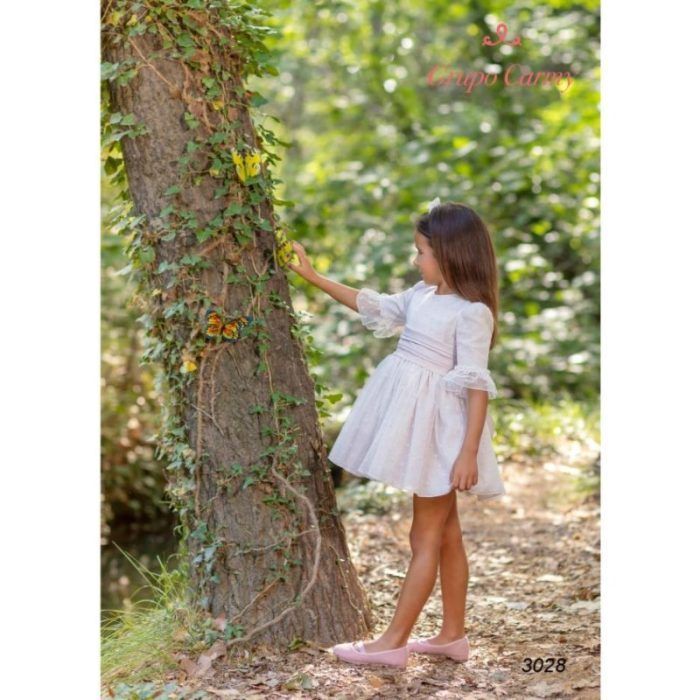vestido de arras e invitada