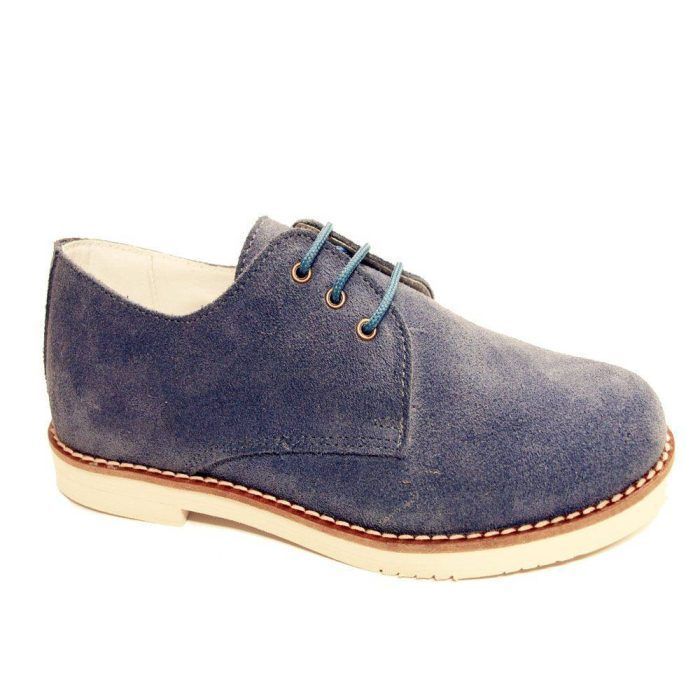Zapato de niño para comunión.
