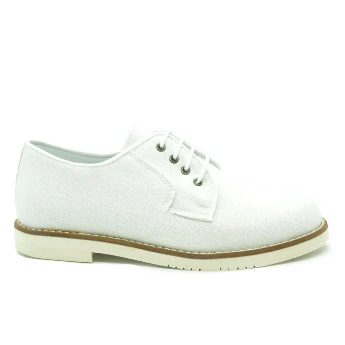 Zapato de niño blanco