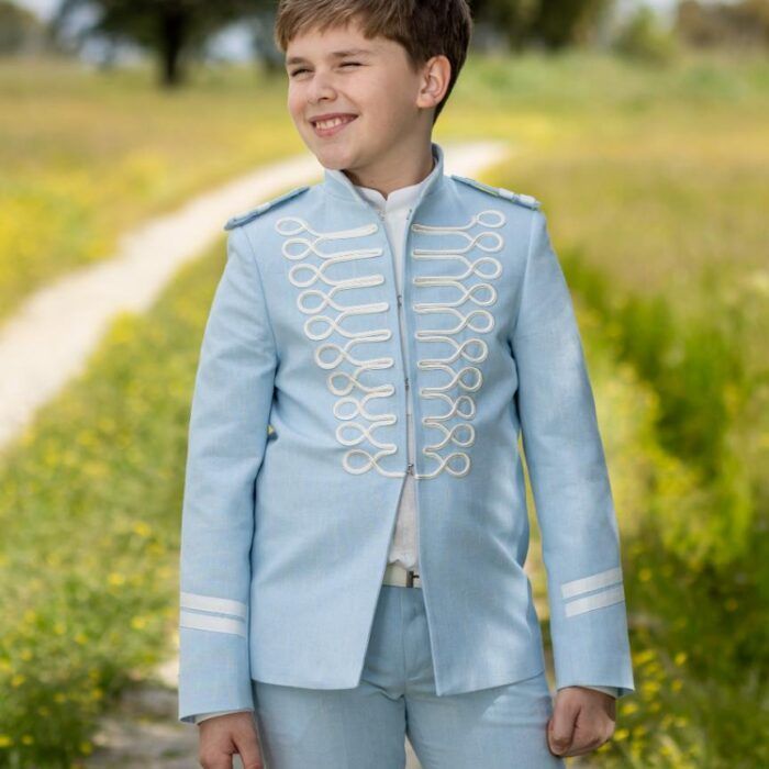 Traje de comunión niño estilo almirante celeste con pasamanería