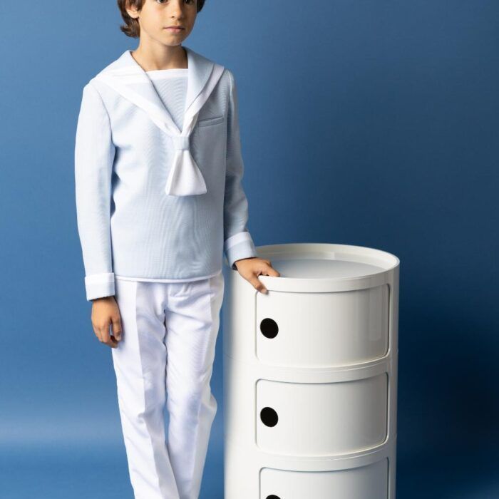 Traje de comunion en tonos blanco y celeste coleccion de Nova Drima