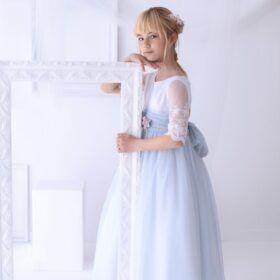 vestido comunión Niseret cuerpo blanco y falda rosa