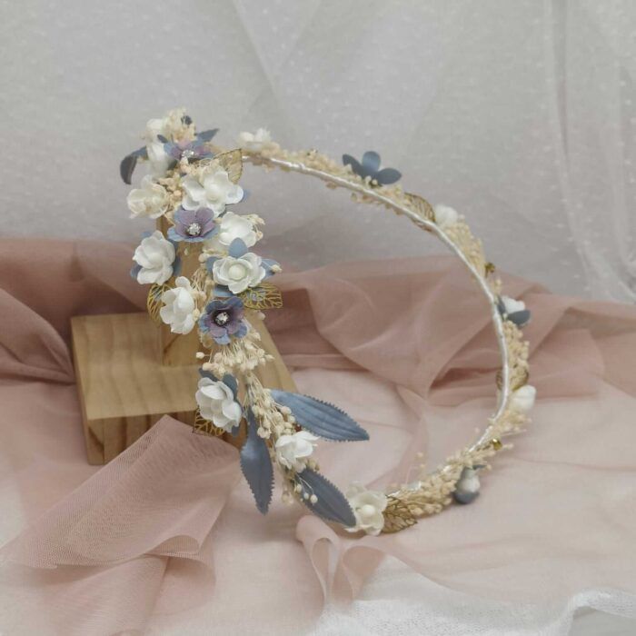 corona artesanal beige y azul Floritur Complementos
