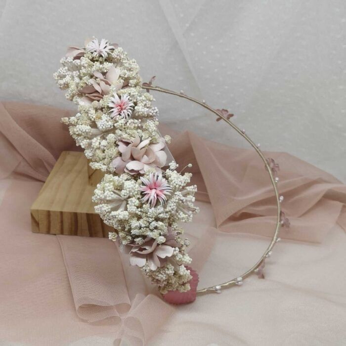 Corona artesanal rosa y beige comunión Floritur