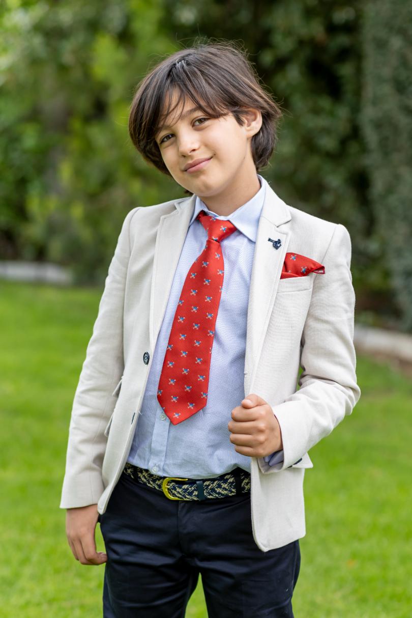 Traje de calle para comunión e invitados en beige y marino
