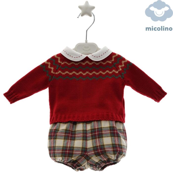 Conjunto de bebé Micolino con jersey rojo de cuello bebé y braguita de cuadros rojos, verdes, beige y mostaza.